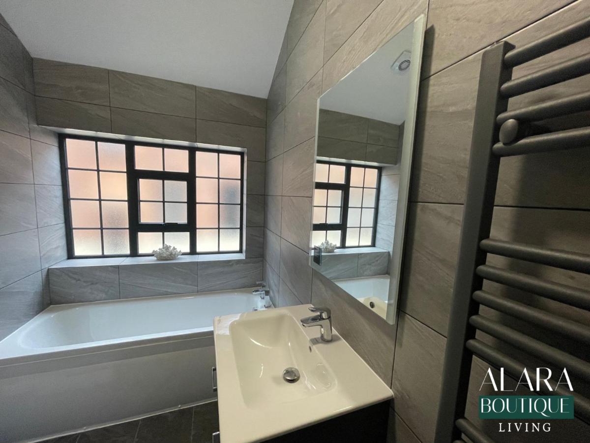 3 Floor Townhouse Luxury Living Alara Boutique Διαμέρισμα Μπέρμιγχαμ Εξωτερικό φωτογραφία